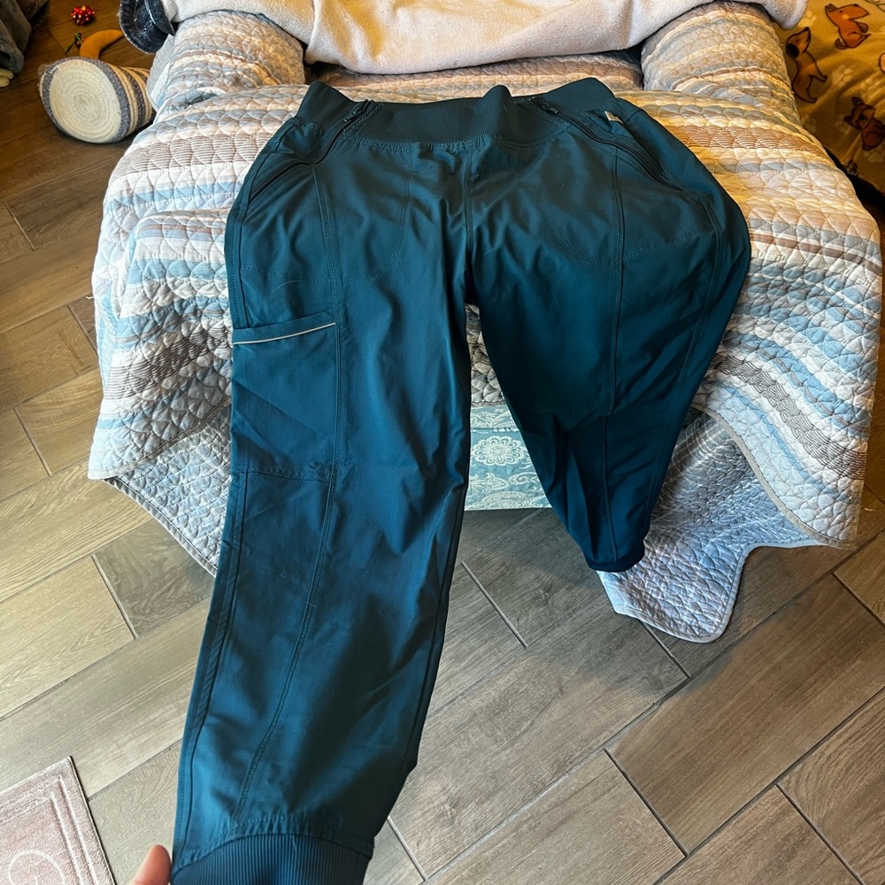 Cherokee scrub joggers